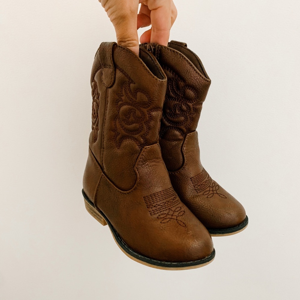 CAT & JACK // Sz 7 toddler boot